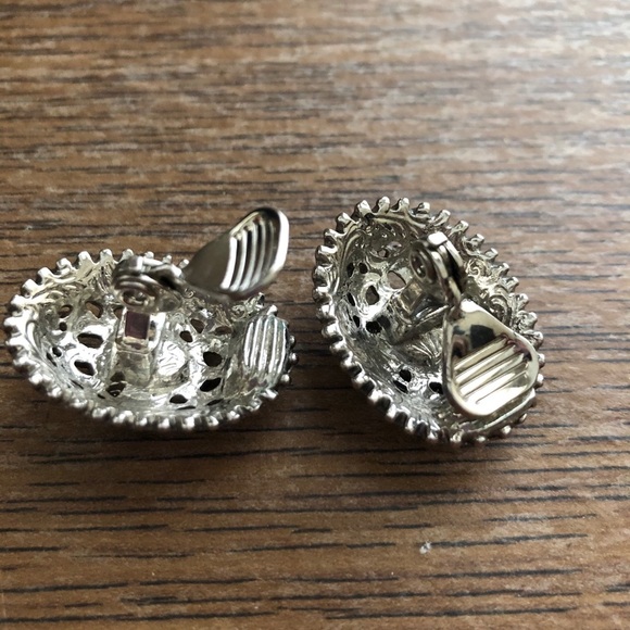 Vintage clip on earrings - Picture 3 of 4